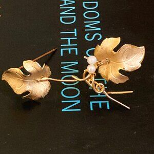 Vintage textured gold filled brooch signed Lady Alice